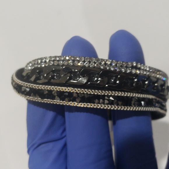 Elegant Black Bracelet Silver & Crystal Accents Magnetic Closure Women's Jewelry - Picture 5 of 5